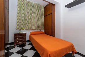 Holiday Apartment \"Fantástico Apartamento Vacaciones\" with A/C & Wi-Fi - Image 3