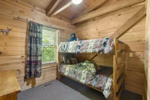 Cabin isolé incroyable, emplacement idéal, bain à remous, ponts avec vue, mezzanine, table de jeu, près de Big Cedar Trophy Buck - Image 5