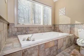 Main Street Retreat - Image 4