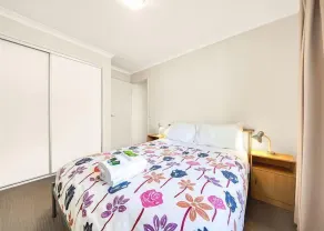 19 Georgian Court, Bright - Image 5
