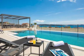 Luxury Villa Spotlight with Pool - Image 5