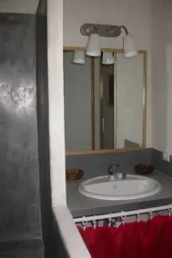Charmantes Mazet, komplett renoviert, sehr ruhig, im Pinienwald, nahe dem Zentrum - Image 2