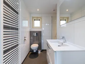 Comfortable chalet in green surroundings - Image 4