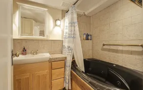 5br / 3bth élégante maison du centre-ville NW, idéal pour les familles ou les grands groupes - Image 3