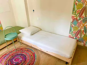 Petite maison avec jardin au calme - Image 3