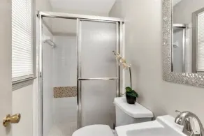 Stylish & Cozy Midtown Home away from Home - Image 4