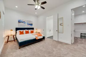 Home near DT Dallas, Sleeps 15, FIFA-20 Min to AT&T Stadium, Hot Tub & TankPool - Image 4