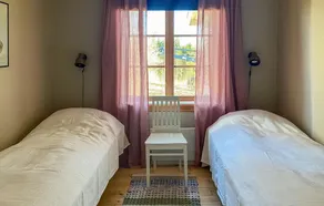 3 Bedroom Cozy Home In Långserud - Image 3