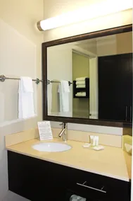 Free Breakfast Buffet + Outdoor Pool + Fitness Center - Image 4