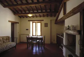 Independent apartment in a farmhouse of a winery - Image 3