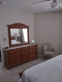 1st Floor Condo,  updated one bedroom condo Sleeps 4. \nThe Avalon at Clearwater. - Image 5