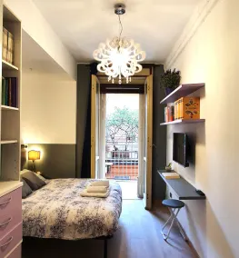 Two bedrooms apartment in the centre - Big terrace - Image 3