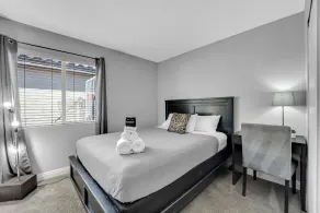 Lucky vacation with putting green King/Queens beds - Image 3