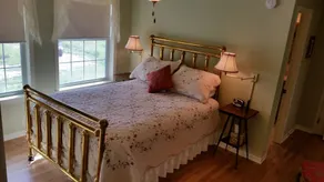 Restful Country Charm World Renown Antiquing Concerts and Shakespearean plays - Image 5