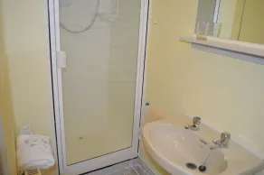 Weatheroak Studio Annexe, great value for money, sleeps 2. - Image 2