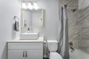 Prime Soco Chic 2BR King Suite w Pool Parking - Image 2