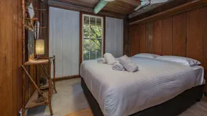 Chill Out - couples retreat on the lake - short drive to Seal Rocks - Image 4
