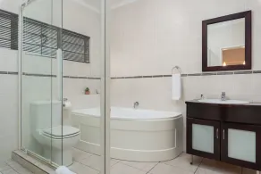 Rhodora Apartments - Image 2