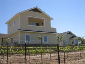 Vineyard Guest House, Fabulous Views and Covered Parking - Image 5
