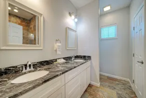6BDR, Balcony w/ Bay View, Shared Pool + Boat Dock | Keeper Red by AvantStay - Image 3
