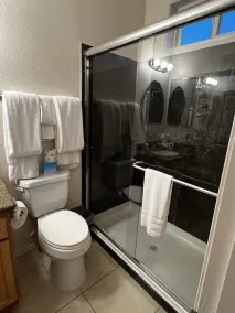 Canyon Plaza Premier Studios and Apts - Image 3