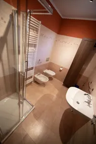 Large apartment with garden view suitable for cycle tourism - Image 2
