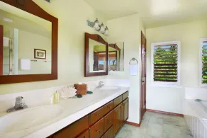 Immense Oceanview 3 Br / 4Ba Accueil, 40 secondes à pied de l'océan, tarifs de dernière minute - Image 4