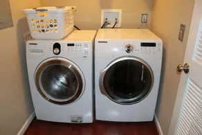 Spacious Home Close to Downtown Nashville - Image 2