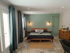 Seasonal rental in pine forest on Provence 35 m2 - Image 5