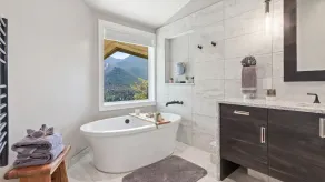 Casa de Cristal-Epic Views-HotTub-Sauna-Sleeps 10-Luxury Linens-Stocked Kitchen - Image 2