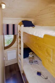 Sam's cabin - Image 4