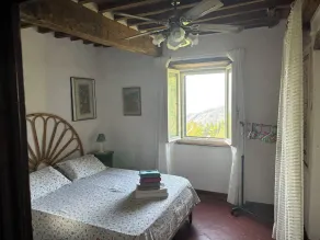 Tuscan House and private garden with pool and stunning views near Bagni di Lucca - Image 2