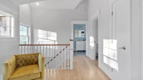 Newly remodeled home-Stay close to beach w/easy access to Newport - Image 2