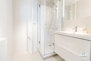 MODERN, MINIMALIST FLAT IN VIENNA - Image 3