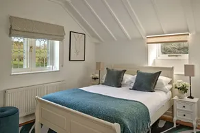 Albert Lodge - Luxury Cottages - Image 4