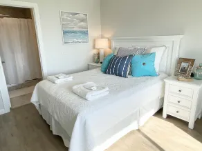 Rare 1BR / 2BA Ocean View Condo with Full Kitchen & Living Room.  Walk to Pier - Image 5