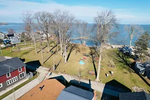 GAMs Getaway: 3 Bedrooms & Near Beach! - Image 2