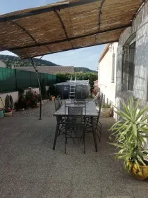 Rum i villa med pool - Image 3