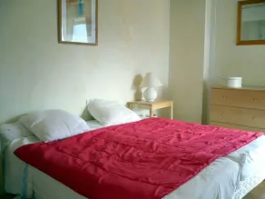 Samtida hus, trä och glas med uppvärmd pool - Image 3