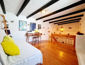 Spaziosa casa situata nel punto strategico dell'isola - Image 4