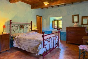Typical and majestic Medieval Tower offering private pool and large garden. Panoramic position 3 km - Image 2