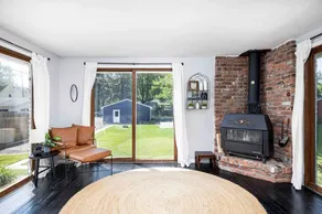 Best Location, Renovated, Walk Uptown! - 3br/3ba - Image 2