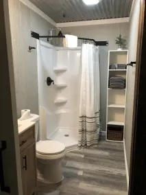 East TX Cozy Cabin w/ gated access - Image 2