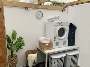 Modern guesthouse | Quiet, quaint & private | Peaceful courtyard | Pet friendly - Image 3