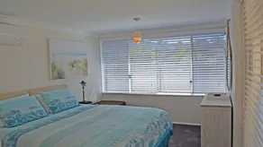 Wanda Magic beautiful water front house - Image 5