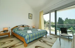 3 Bedroom Gorgeous Home In Svivan - Image 4