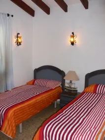VILLA  CELINE - MAISON MEDITERRANNÉNNE AVEC PISCINE PRIVÉE ET JARDIN CLOS - Image 3
