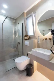 Linari Sea & Suites - Image 4