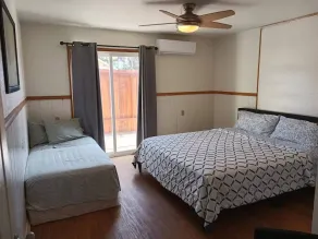 8 Beds/2Full-Bath Entire guesthome for 13 guest - Image 5