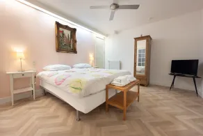 DEUX CHAMBRES AVEC DEUX SALLES DE BAINS PRIVÉES - IDÉAL POUR 2 COUPLES - Image 2